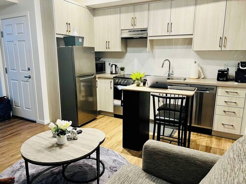 The Hive | Stylish 2BR Basement Suite