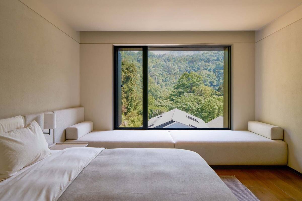Comfort Double Room, Hill View | Premium bedding, down comforters, minibar, individually decorated