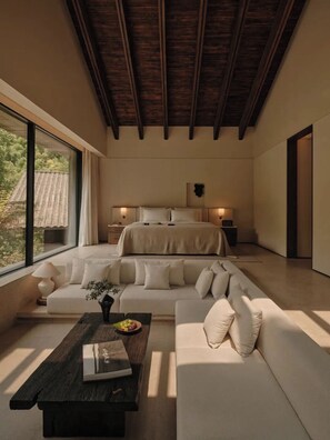 Premier-Suite, Hügelblick | Hochwertige Bettwaren, Daunenbettdecken, Minibar, individuell dekoriert