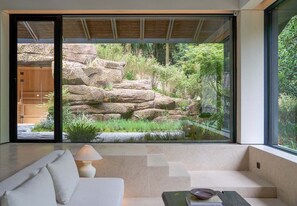 Premier Suite, Hill View | Premium bedding, down comforters, minibar, individually decorated