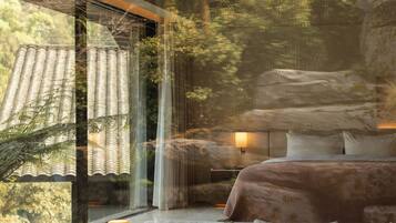 Premium bedding, down duvets, minibar, individually decorated