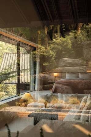 Premier Suite, Hill View | Premium bedding, down duvets, minibar, individually decorated