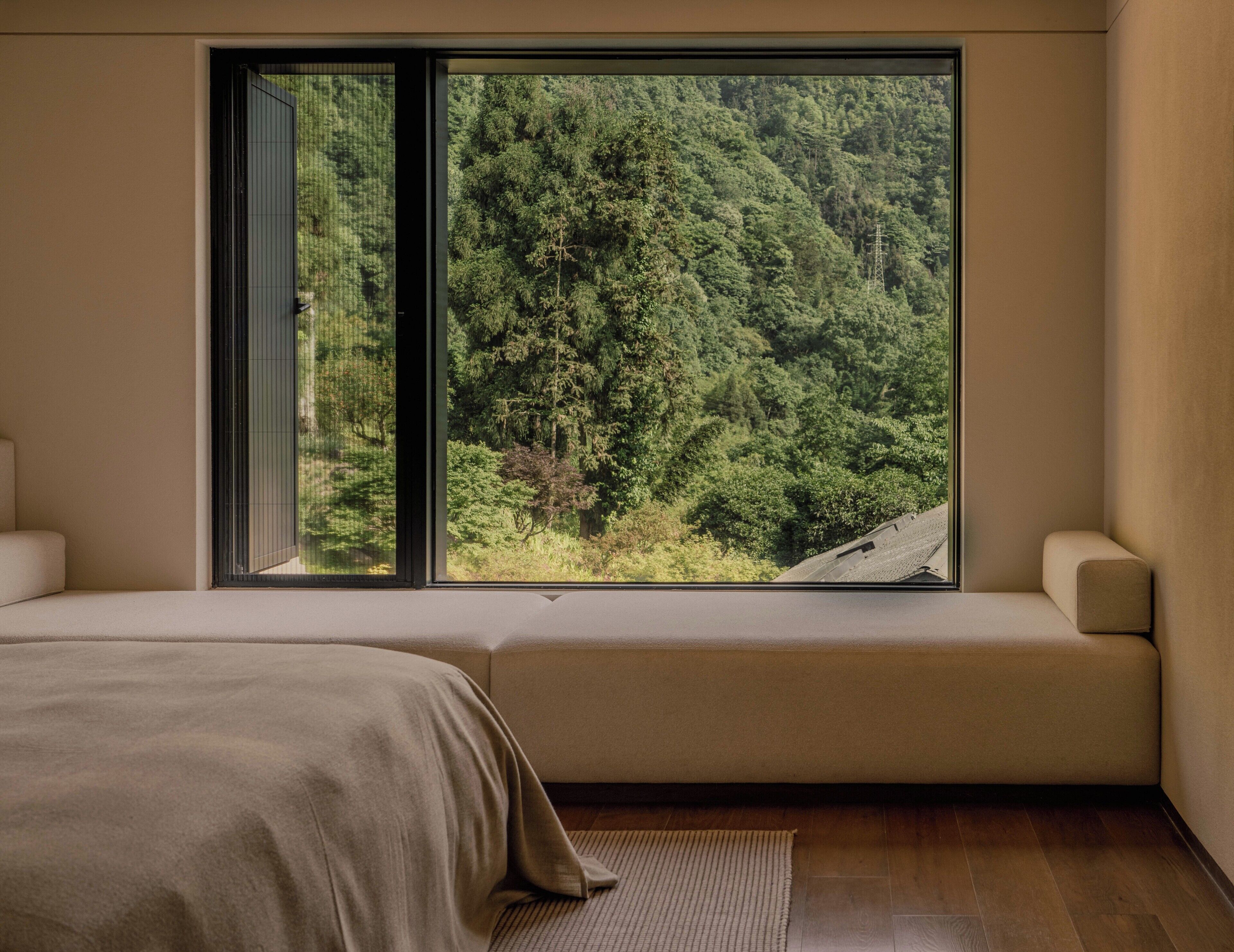 ห้องดีลักซ์ดับเบิล, วิวภูเขา | เครื่องนอนระดับพรีเมียม, ผ้านวมขนเป็ด, มินิบาร์