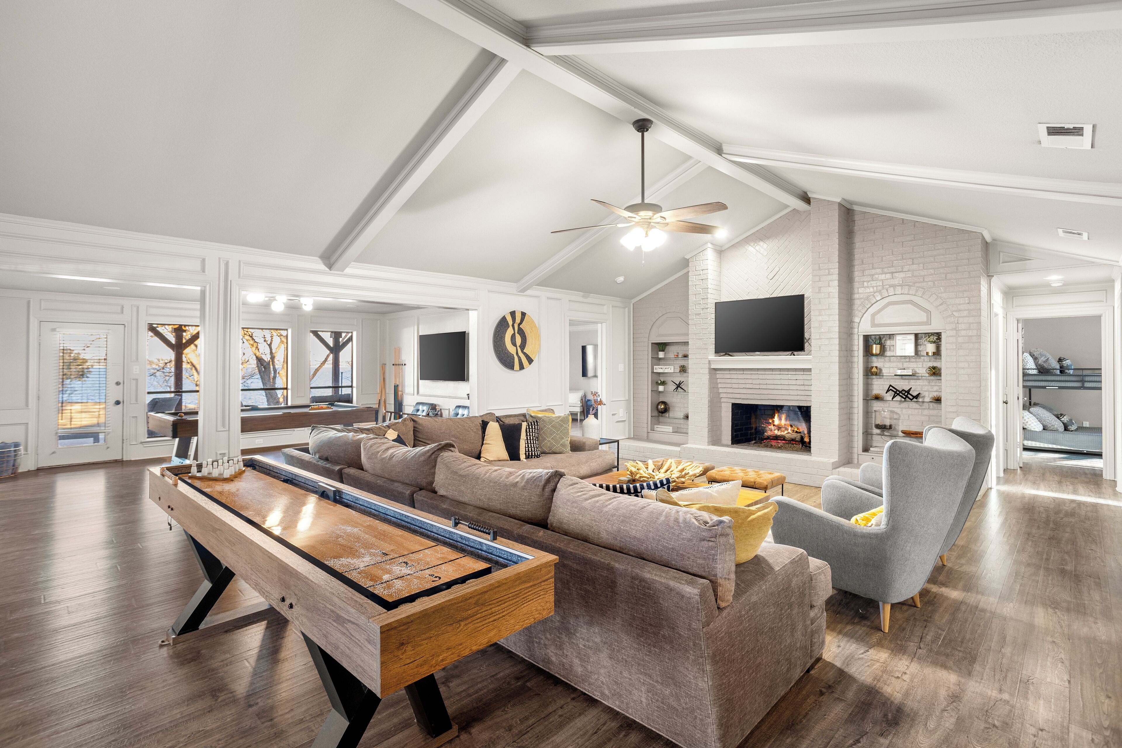 智能电视、壁炉