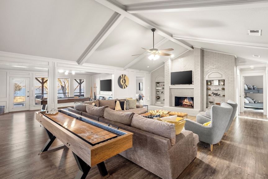 Cosy Lakefront Home - Rowlett, TX