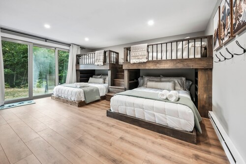 Nordic Retreat - New Reno - Pools & Hot Tub - Skiing - Story Land -Game Room!