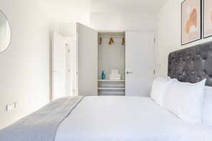 2 chambres, fer et planche à repasser, Wi-Fi, literie fournie