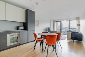 Dining - Blueground | Tower Hamlets, rooftop, nr Tower Bridge (London)