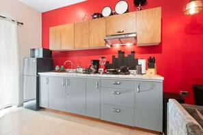 Fridge, microwave, oven, stovetop