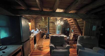 Cabin in Alma with fireplace