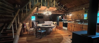 Cabin in Alma with fireplace