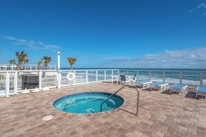 Ulkouima-allas, lämmitetty uima-allas