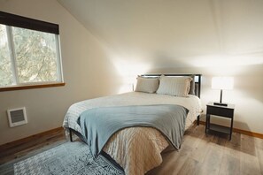 4 slaapkamers, een strijkplank/strijkijzer, gratis wifi, beddengoed