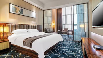Executive Double Room, 1 King Bed | Premium bedding, down duvets, pillow-top beds, in-room safe