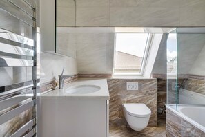 Hair dryer, towels - Blueground | Enge, terrace, nr Lake Zürich (Zurich)
