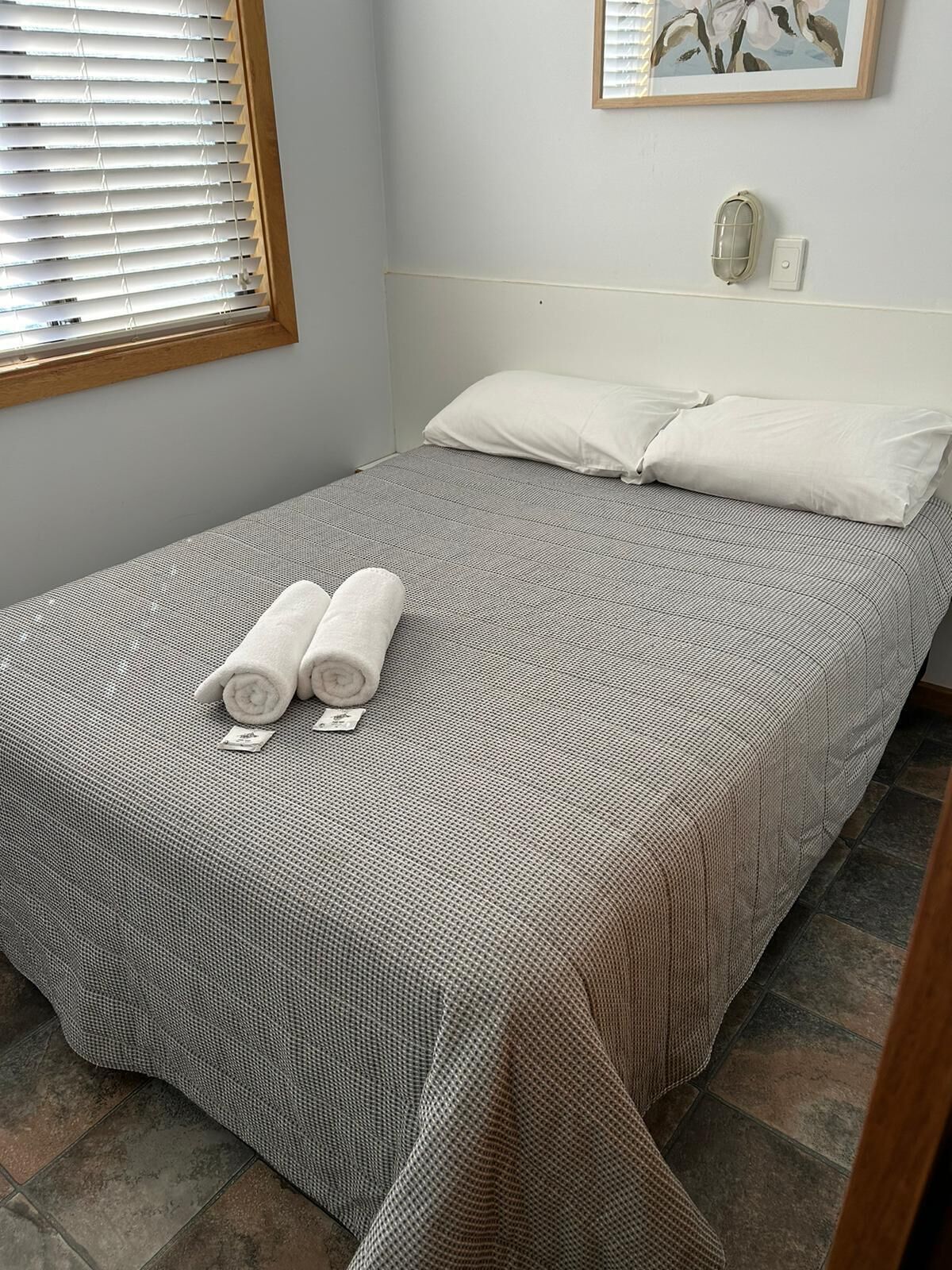 Wifi gratis y ropa de cama 