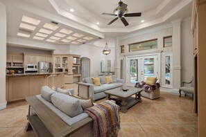 TV - Valley Gateaway! Pool House (Mission)