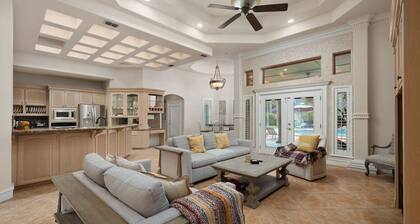 Valley Gateaway! Pool House