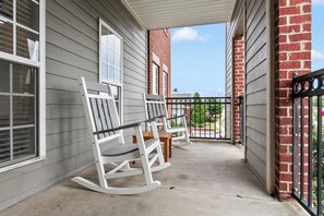 Terrace/patio - NEW Remodeled Condo Walk to Stadium (Tuscaloosa)