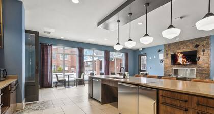 NEW Yellow Hammer Retreat Condo with Pool & Gym Access