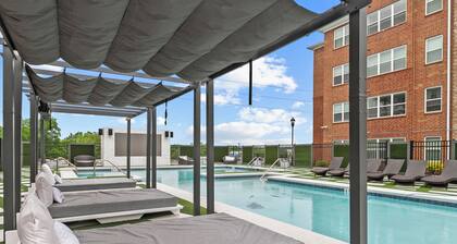 NEW Yellow Hammer Retreat Condo with Pool & Gym Access