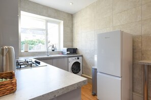 Fridge, microwave, oven, stovetop