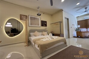 Premium Studio Suite | Meja, langsir/tirai gelap terus, seterika/papan seterika, Wi-fi percuma 