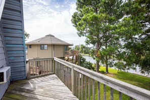 Property grounds - The A-Frame. Canal front home in Colington Habour (Kill Devil Hills)