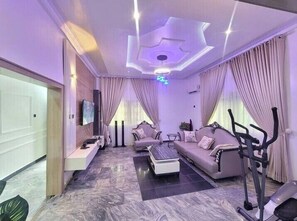 Terrace/patio - All Smiles Luxury Apartment (Abuja)