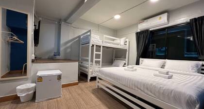 Pratunam Family House 2
