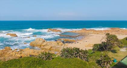 Coastal Comfort | Balcony | Pool | Sea Views