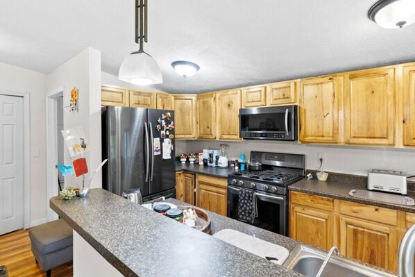 Microwave, oven, stovetop, dishwasher