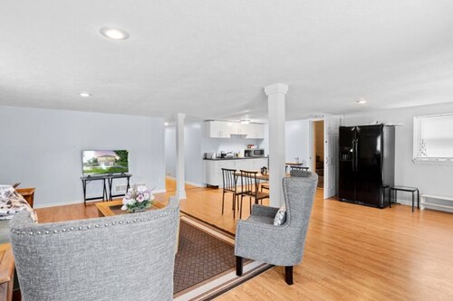 Serene Home on Grand River