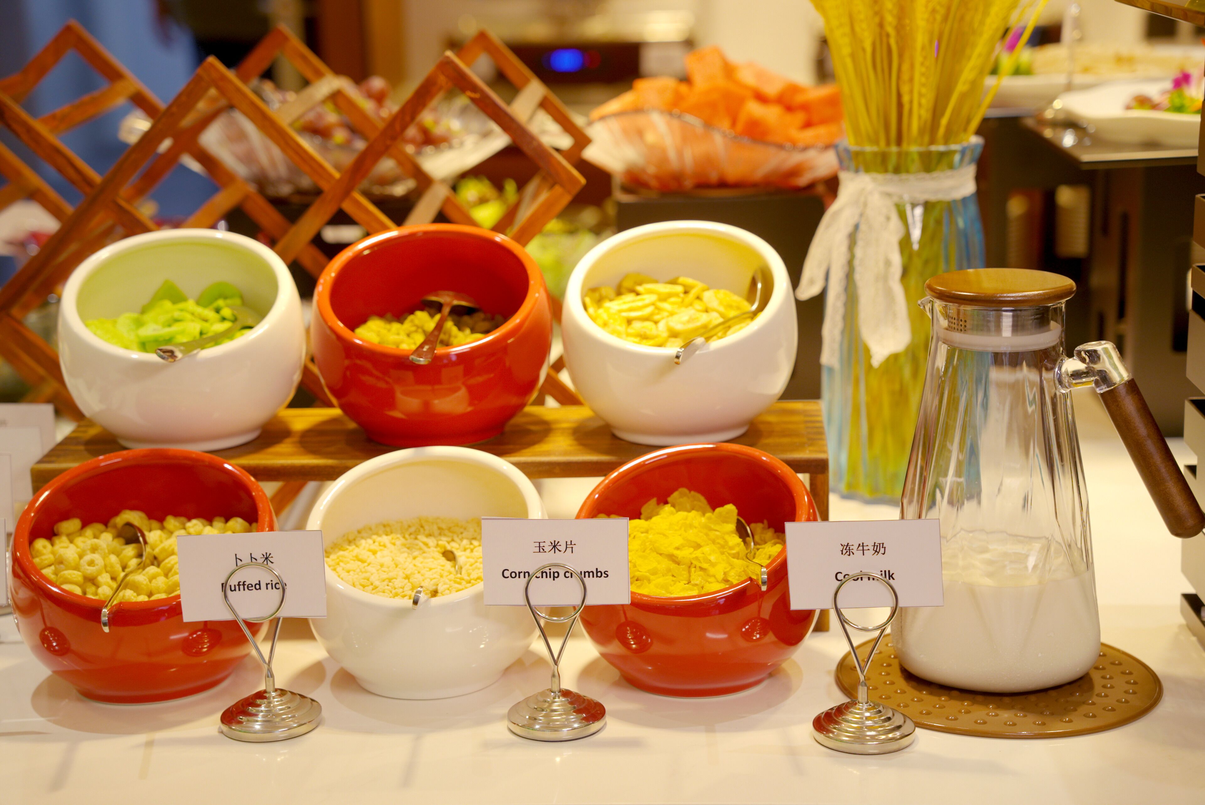 Daily buffet breakfast (CNY 48 per person)