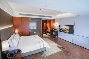Executive Room, 1 Queen Bed, City View | In-room safe, blackout curtains, iron/ironing board, free WiFi - Value Comfort Hotel Guangzhou (Guangzhou)