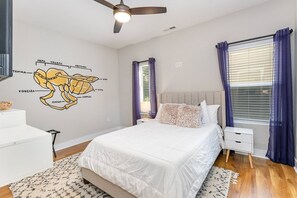 1 habitación, tabla de planchar con plancha, wifi gratis y ropa de cama 