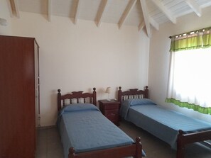 4 slaapkamers, een strijkplank/strijkijzer, wifi, beddengoed