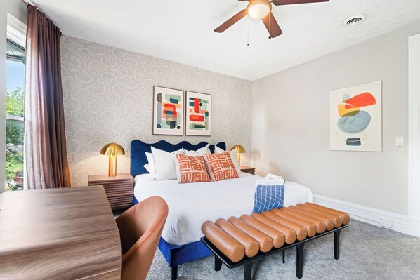 3 bedrooms, desk, iron/ironing board, travel cot