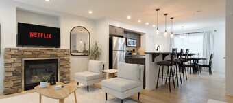 Clean and Bright Furnished House For a Family or Group Vacation YYC