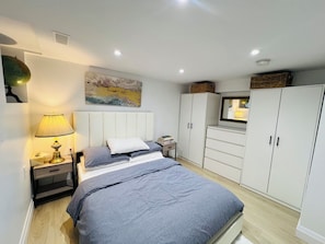 1 bedroom, iron/ironing board, WiFi, bed sheets