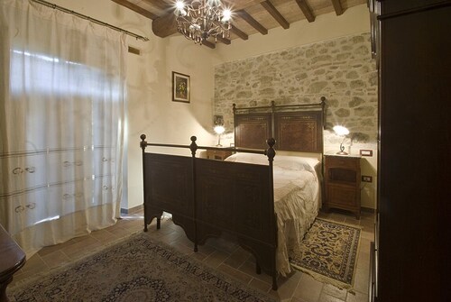 SUITE TWO BEDROOM AND BATHROOM