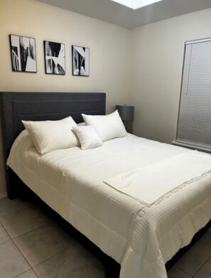 3 bedrooms, iron/ironing board, WiFi, bed sheets