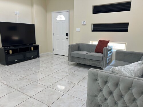3-bedroom house in welcoming Brownsville Tx. just 15 minutes from SpaceX & LNG.
