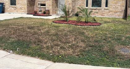 Quite 3 Br home near SPACE X -SPI & Airport.work space -sleeps 6.