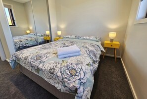 4 chambres, fer et planche à repasser, Wi-Fi, draps fournis