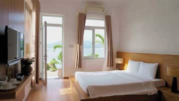 Deluxe Bungalow, Beach View | Free WiFi