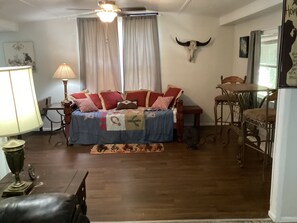 Living area - 4-bedroom mobile home in marvelous High Springs (High Springs)