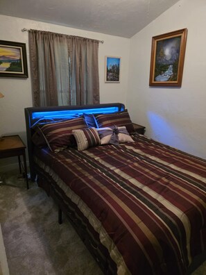 4 chambres, fer et planche à repasser, Wi-Fi, literie fournie