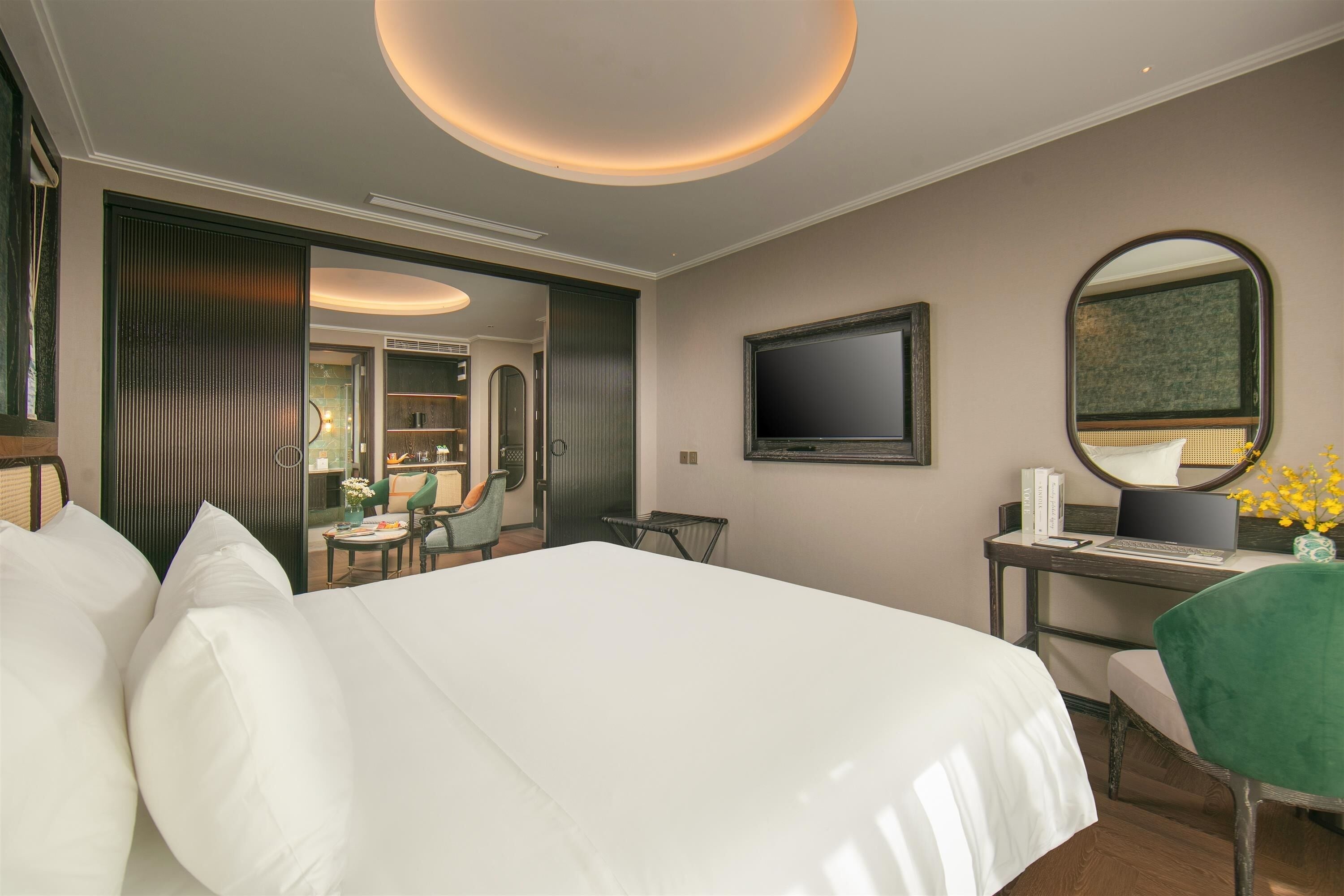 行政套房, 城市景观 | 防过敏的被褥、迷你吧、客房内保险箱、笔记本电脑工作区