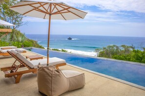 Pool - Spacious beachside home with pool, tropical garden, and oceanview lounging (Playa Aragón)